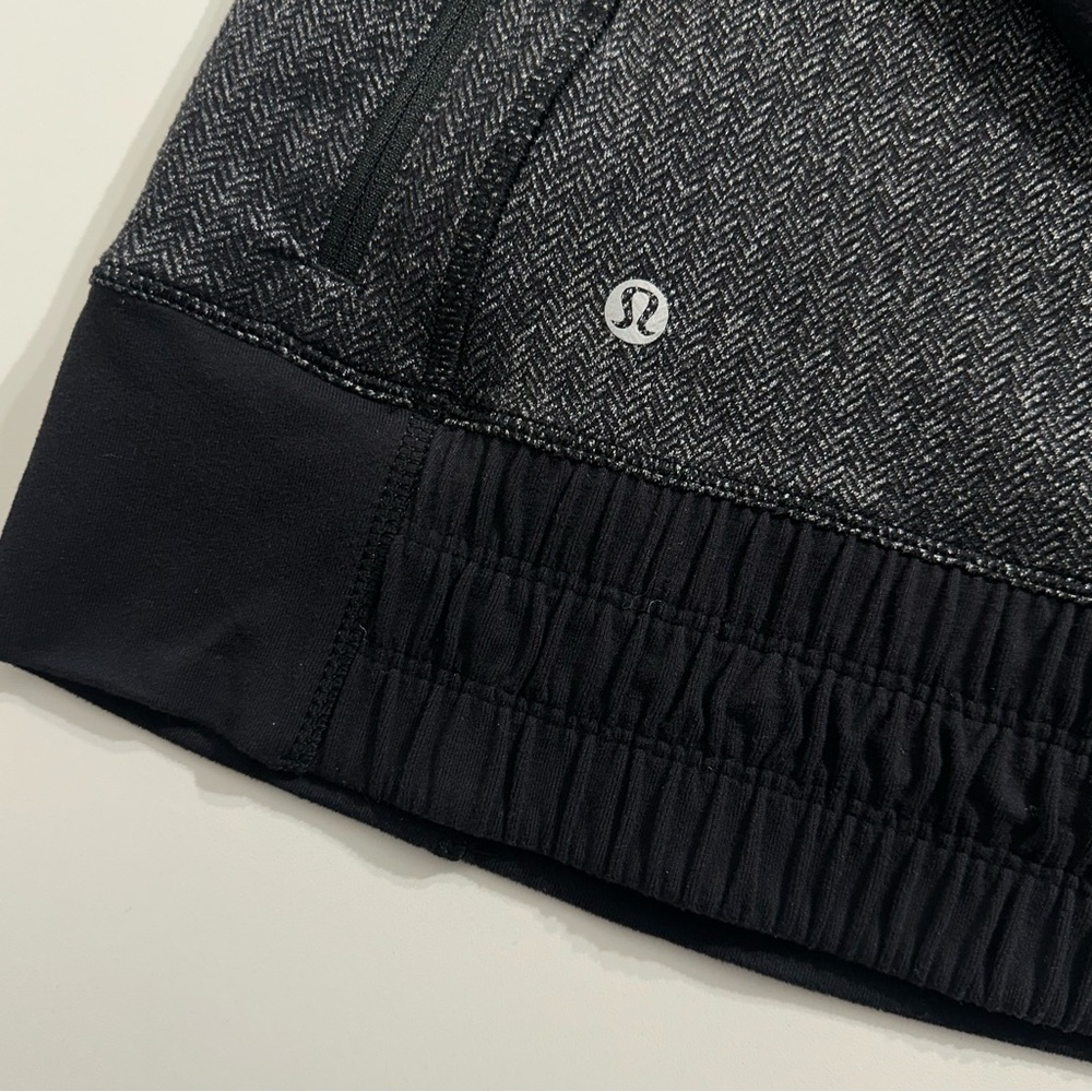 Lululemon Think Fast Pullover Hoodie Size 8 - Picture 9 of 12